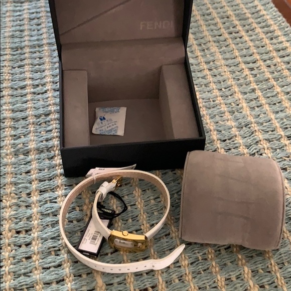 Fendi Watch - Picture 5 of 15